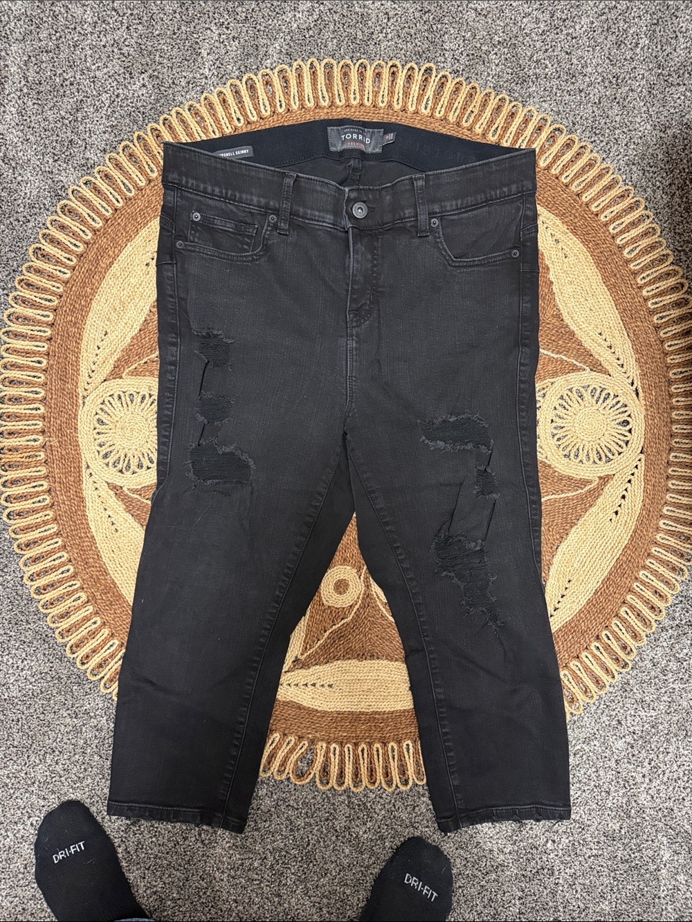 torrid Black Distressed Slim Straight women’s capri Jeans